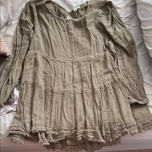 Green flowey long sleeve shirt